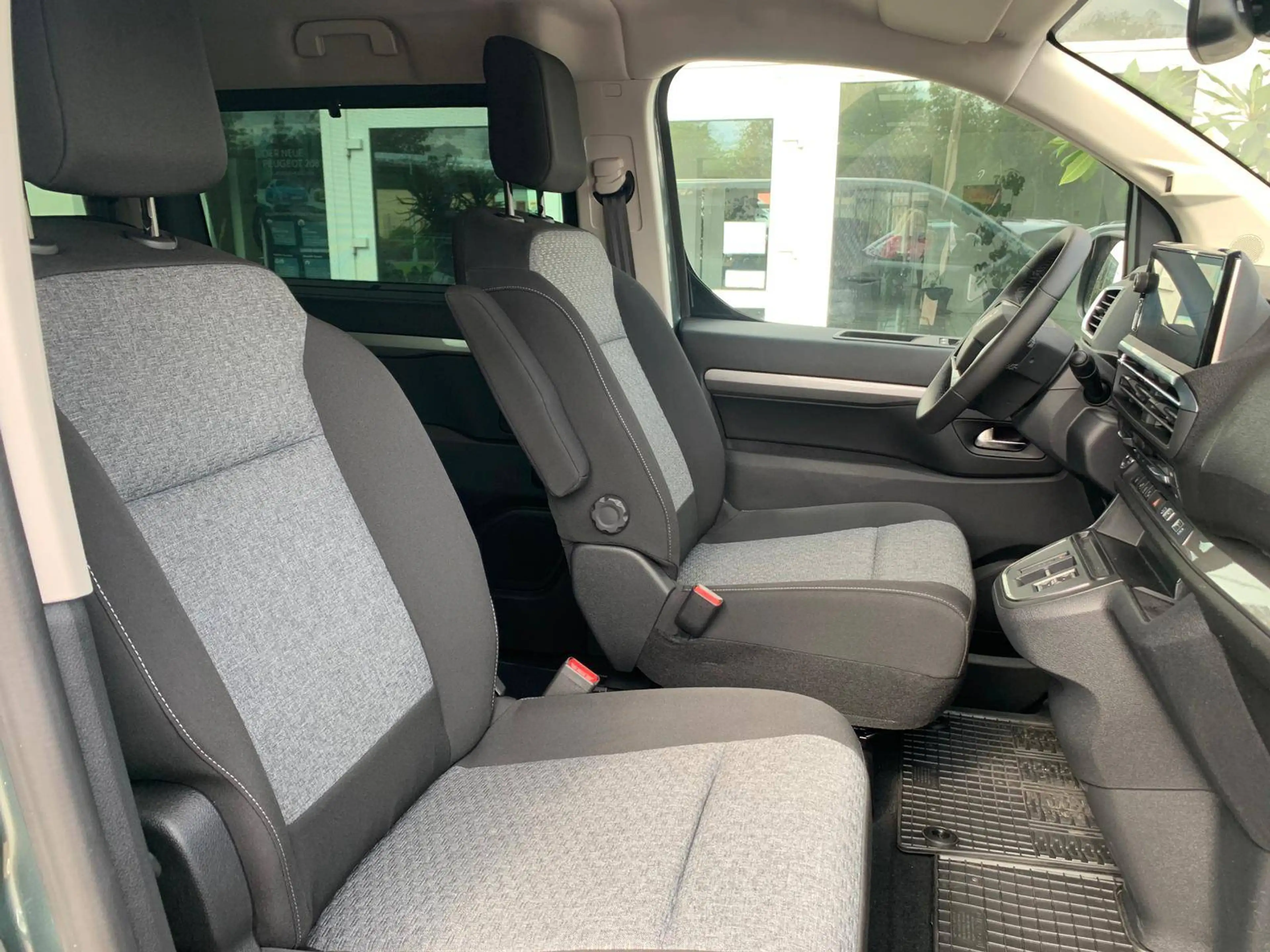 Citroen Spacetourer Plus M — photo 10