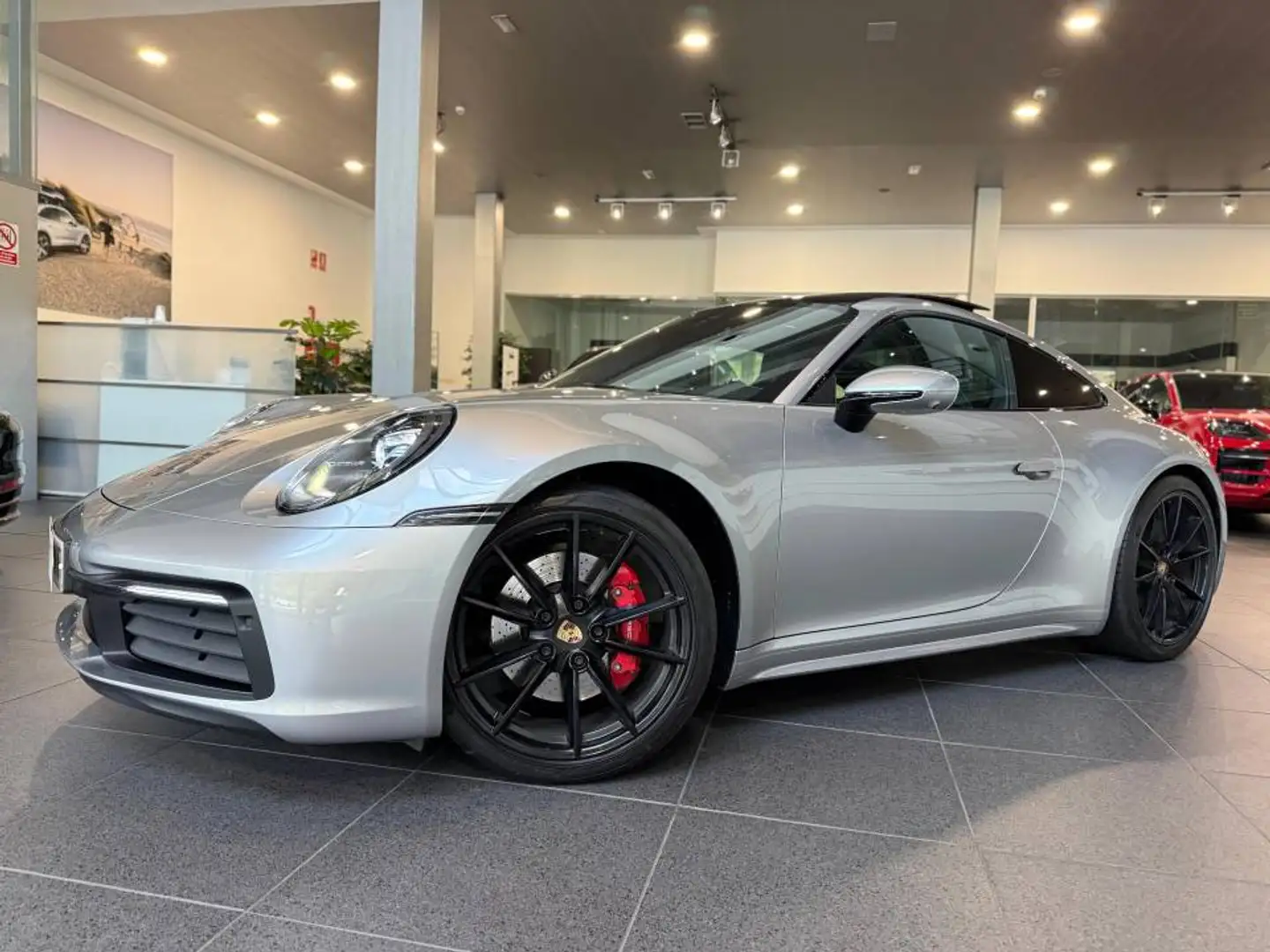 Porsche 992 Carrera S Coupé Plateado - 1