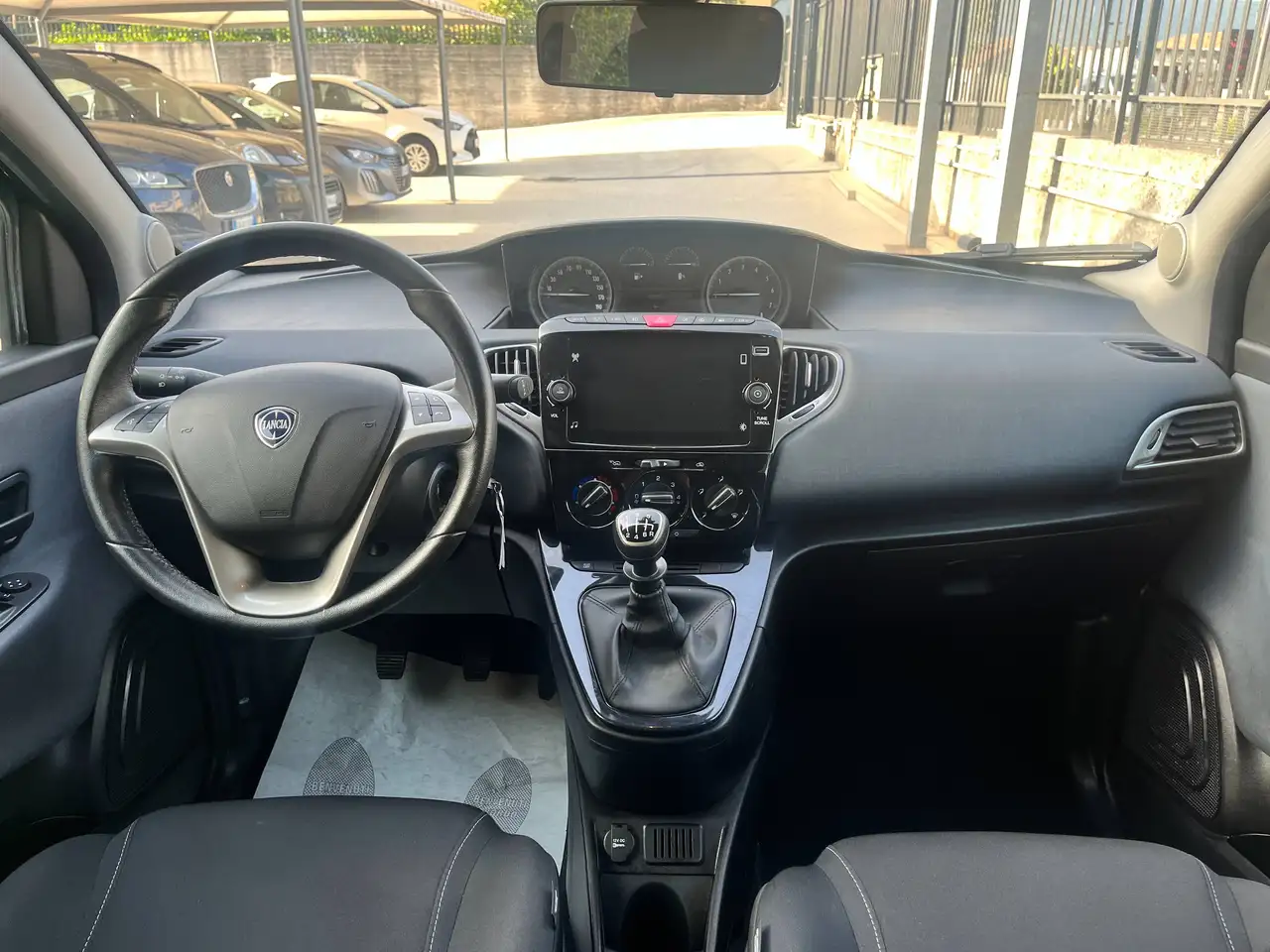 Lancia Ypsilon 2022 — фото 11