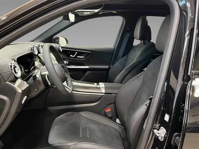 Mercedes-Benz 220 view 8