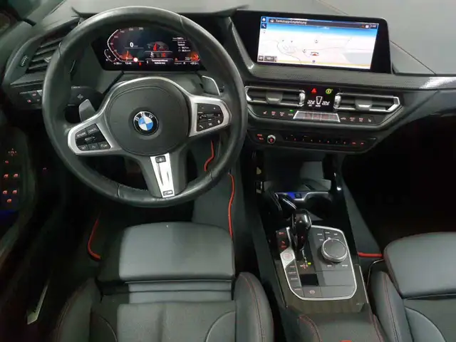 BMW 1 Series view 5