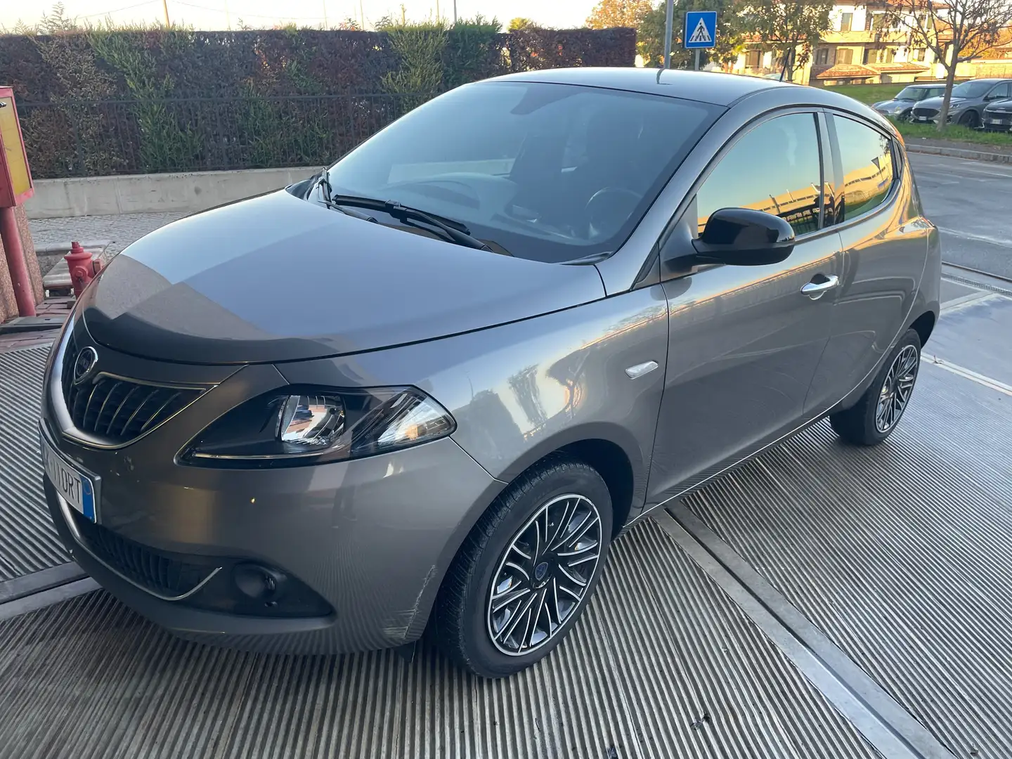 Lancia Ypsilon Ypsilon III 2021 1.0 firefly hybrid Gold s Grigio - 2