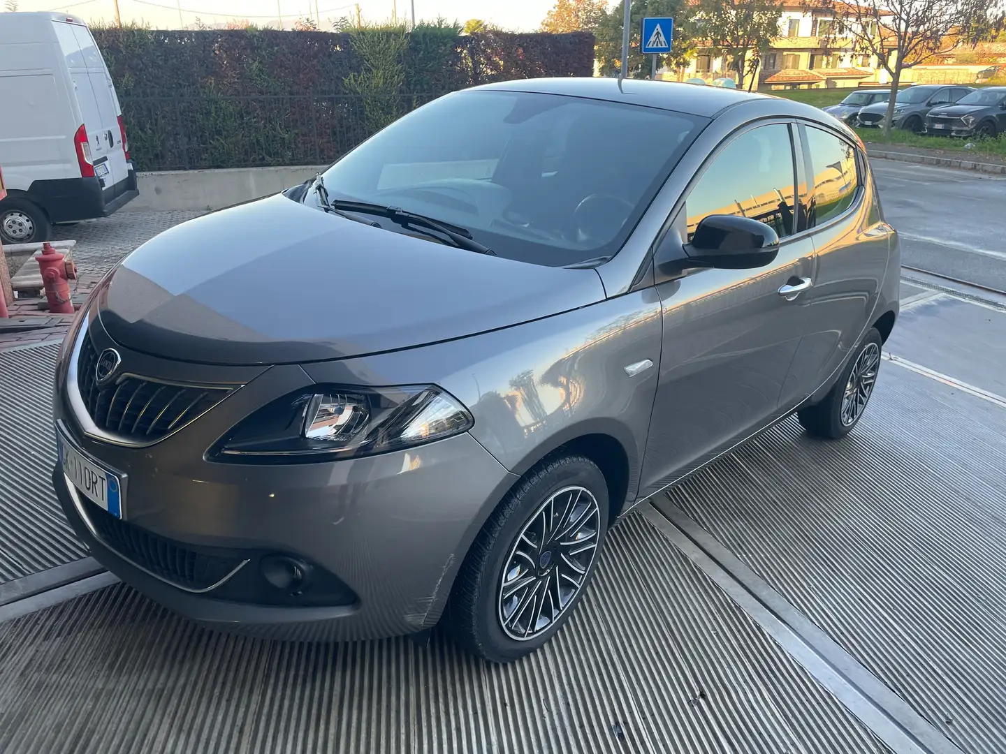Lancia Ypsilon Ypsilon III 2021 1.0 firefly hybrid Gold s Grigio - 1