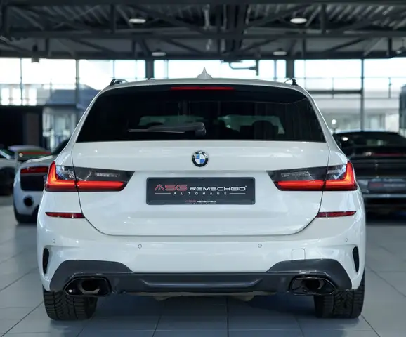 BMW 3 Series view 15