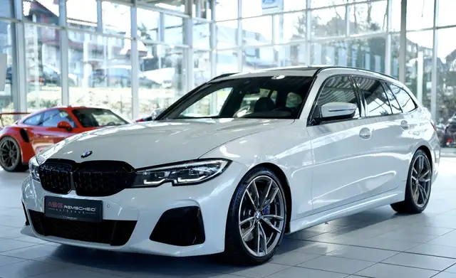 BMW 3 Series view 3