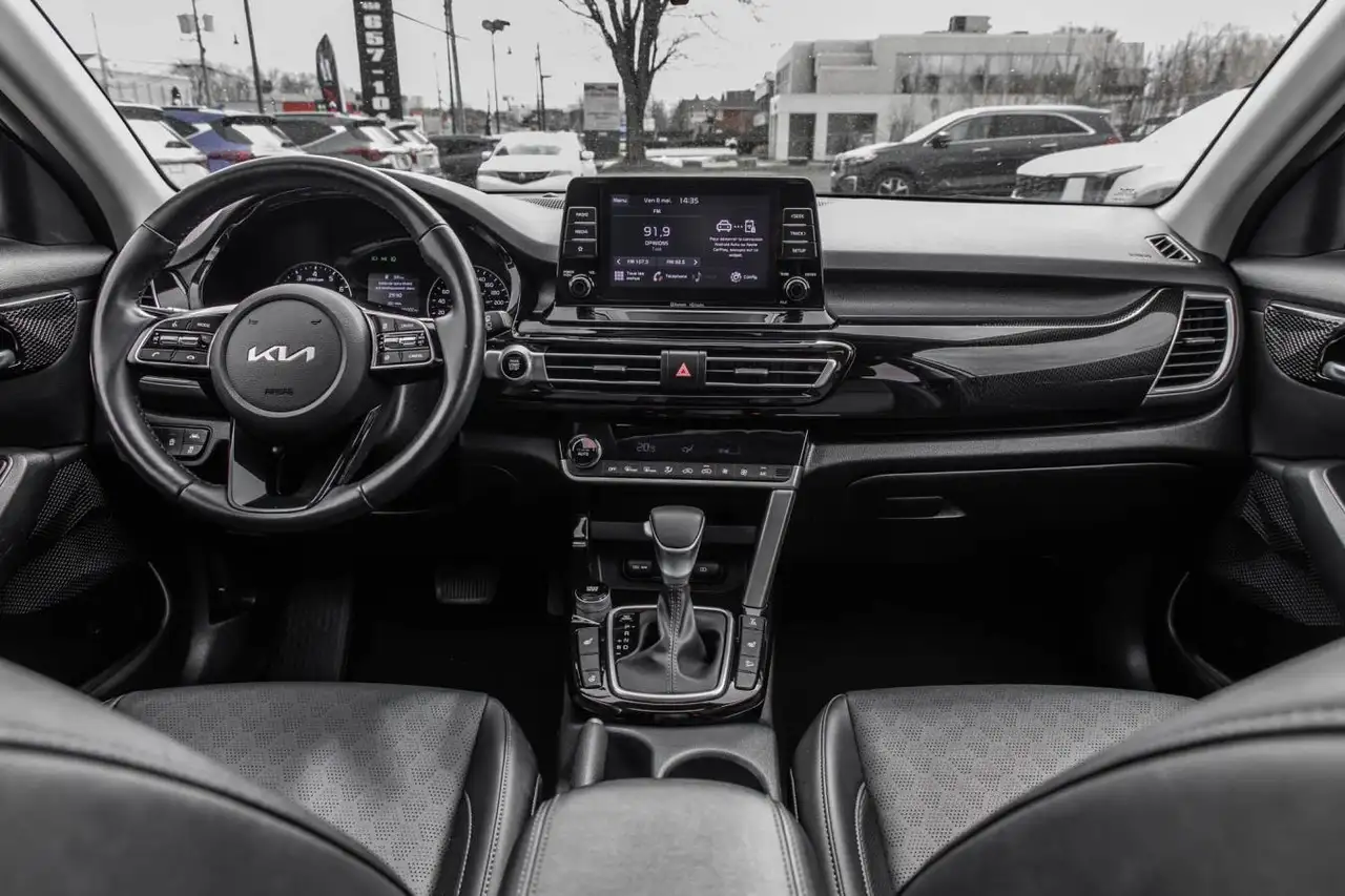 Kia Seltos снимка Kia Seltos