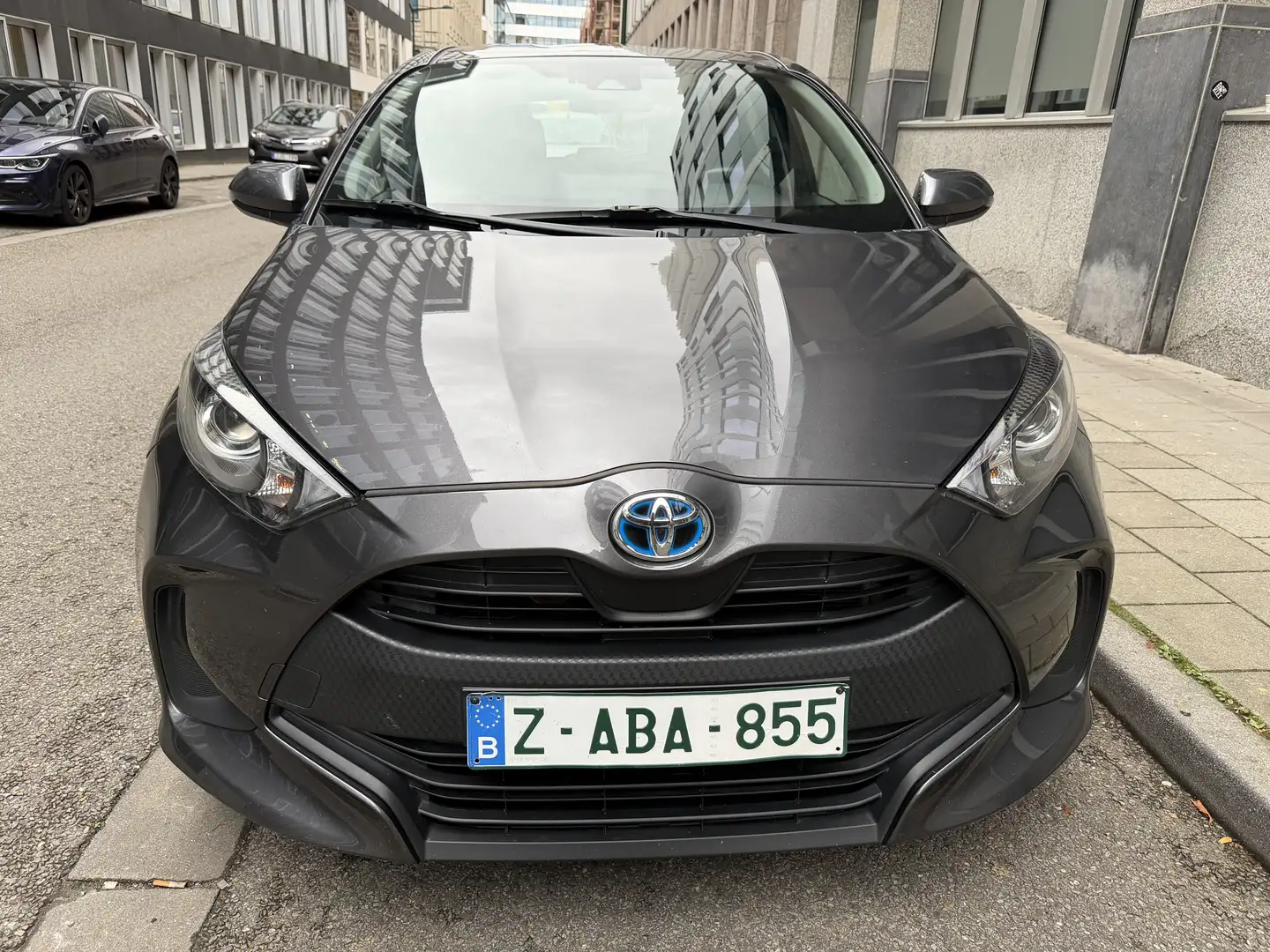 Toyota Yaris New model - hybride - historique entretien complet Gris - 2