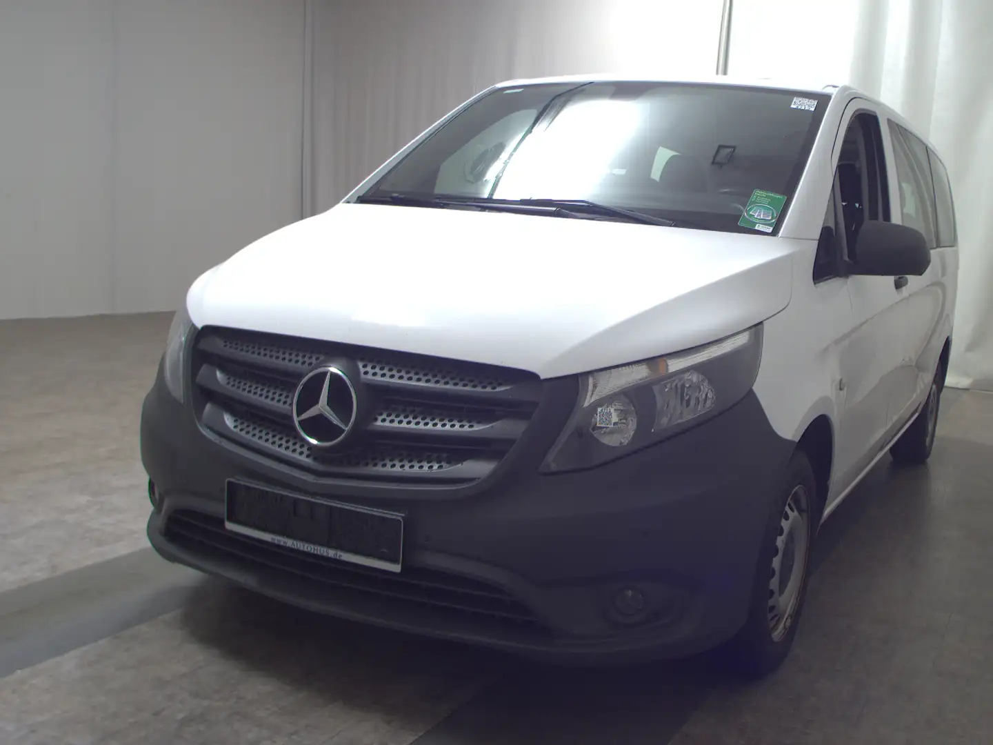 Mercedes-Benz Vito Tourer Pro 114 CDI lang 9-Sitze Navi PDC Weiß - 2