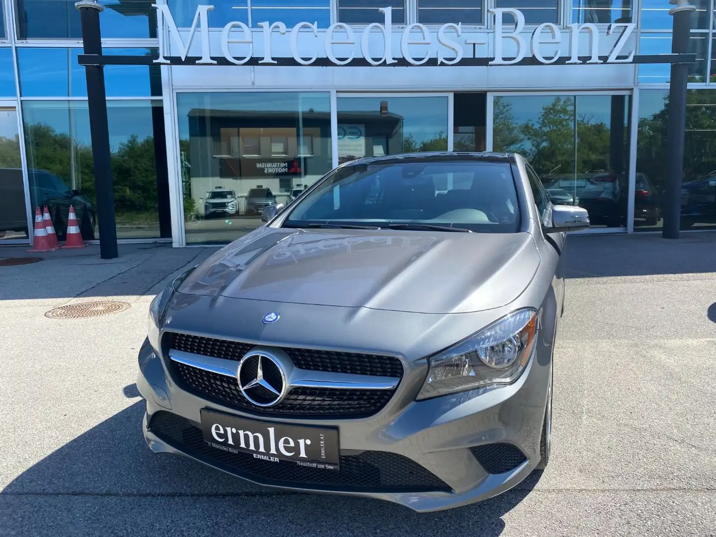 Mercedes-Benz CLA 250 4MATIC Coupé Pano Klima Shz Grau - 2