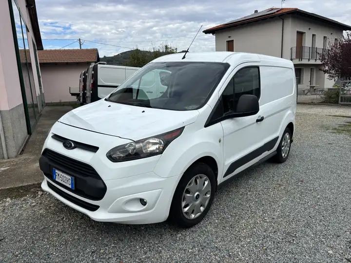 Ford Transit Connect TUTTI I TAGLIANDI IN CASA MADRE