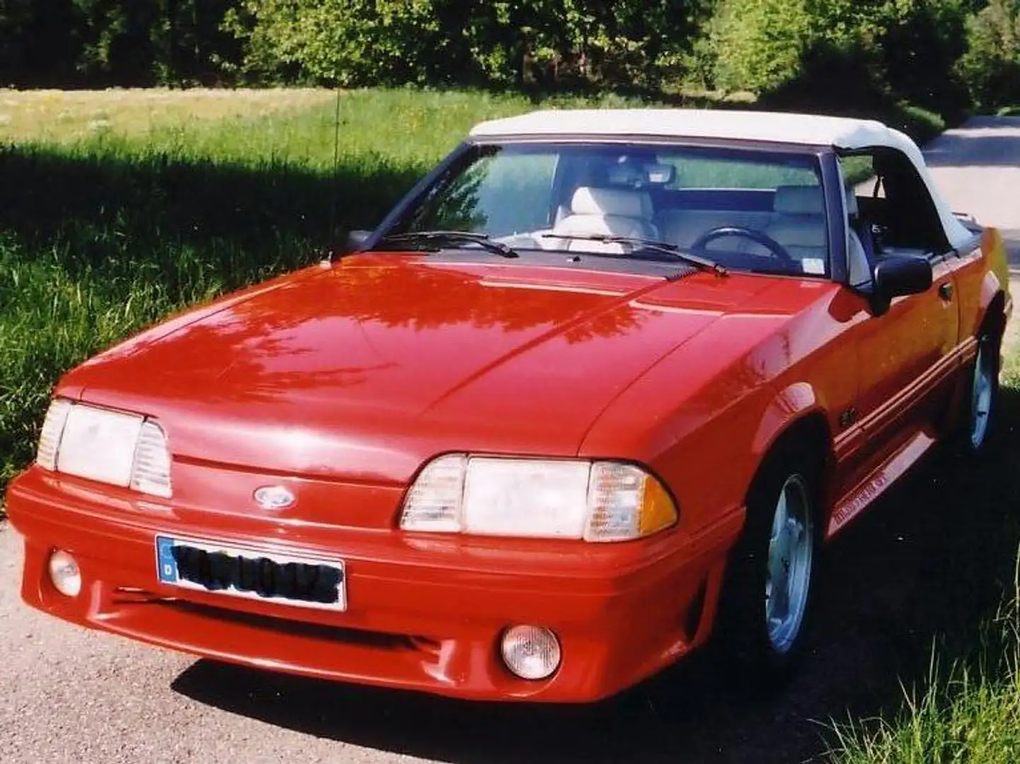 Ford Mustang Rouge - 2