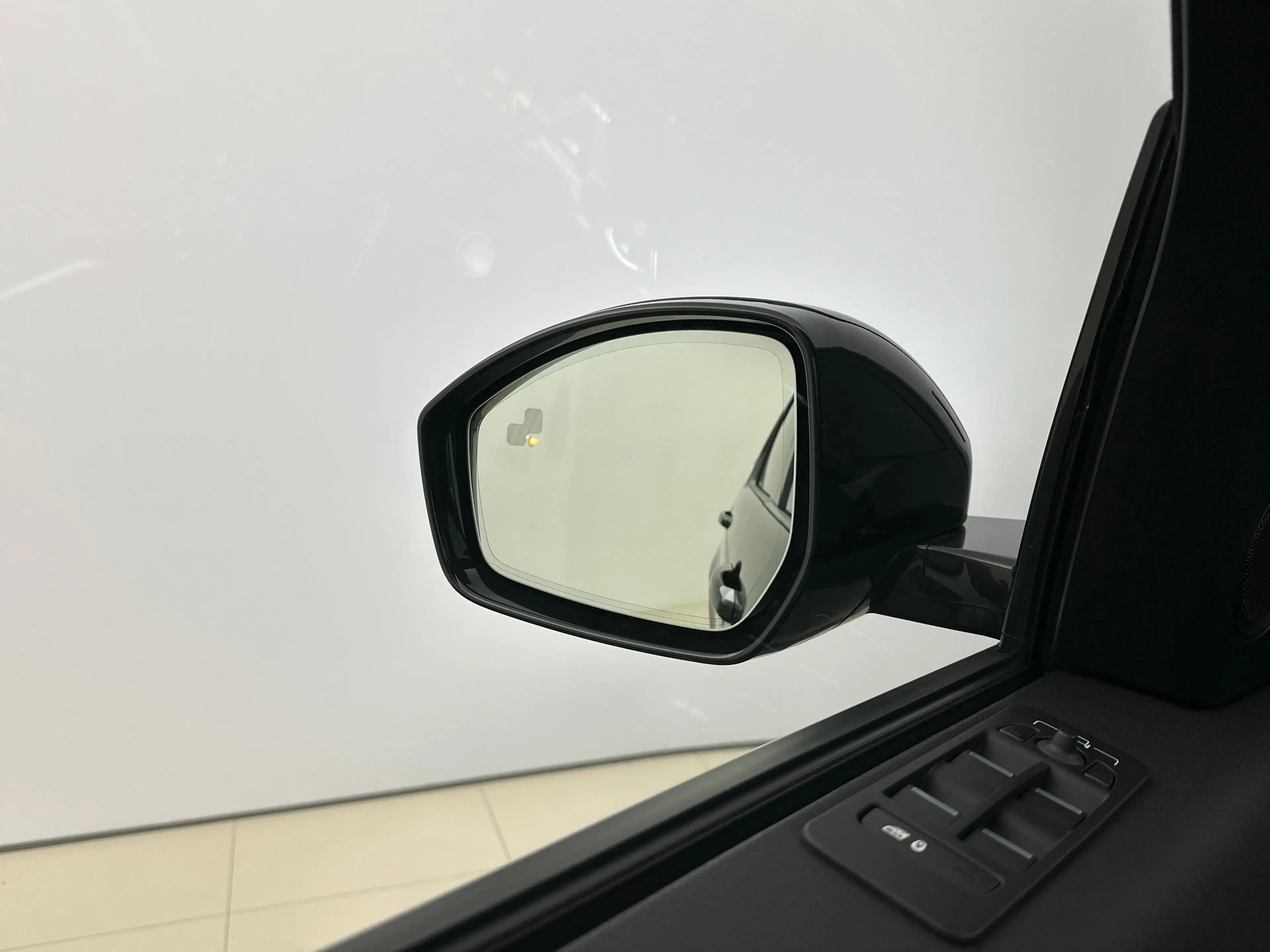 Land Rover Discovery Sport P270e Dynamic SE AWD Auto. 25.5MY — photo 14
