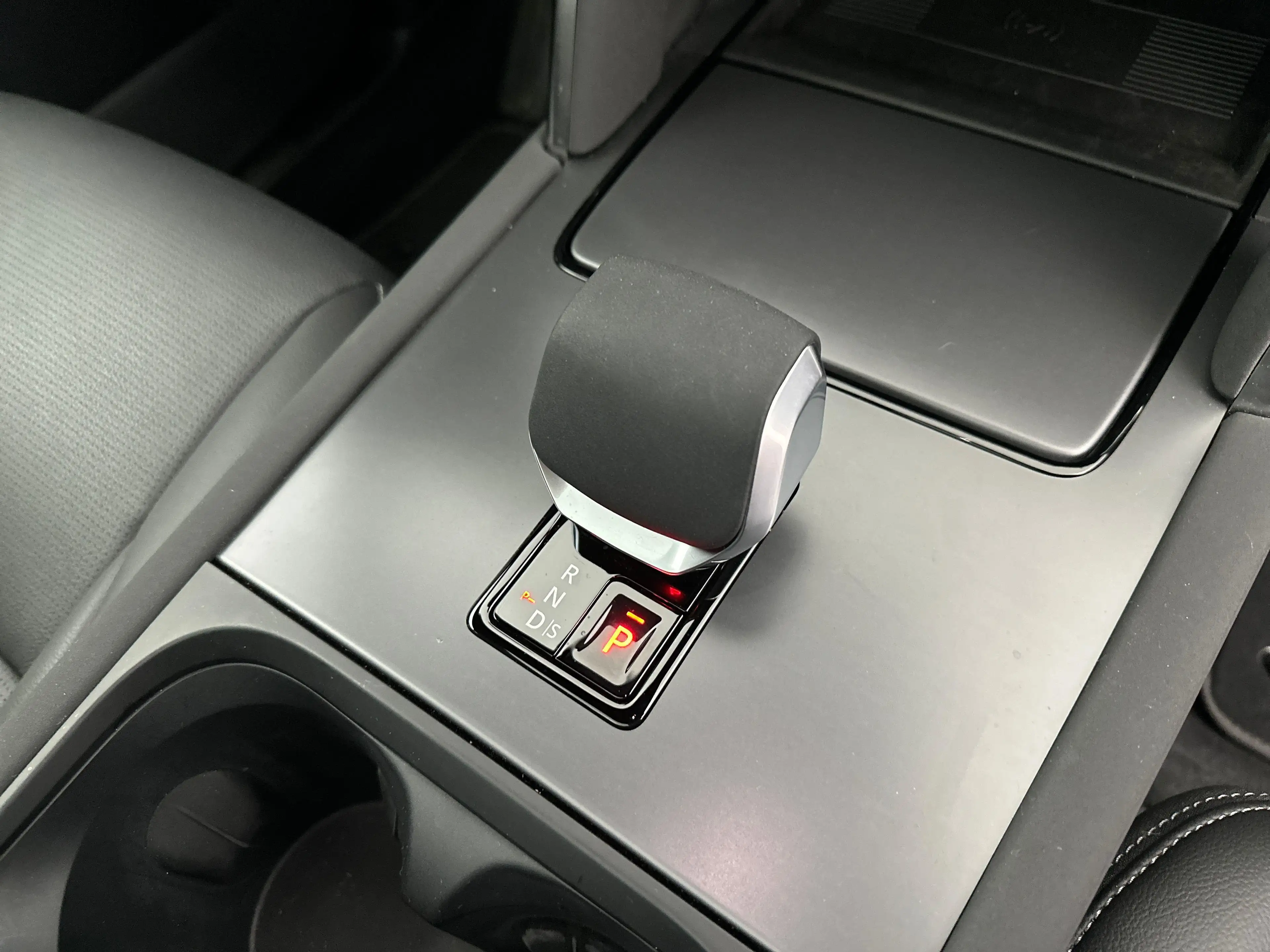 Land Rover Discovery Sport P270e Dynamic SE AWD Auto. 25.5MY — photo 12
