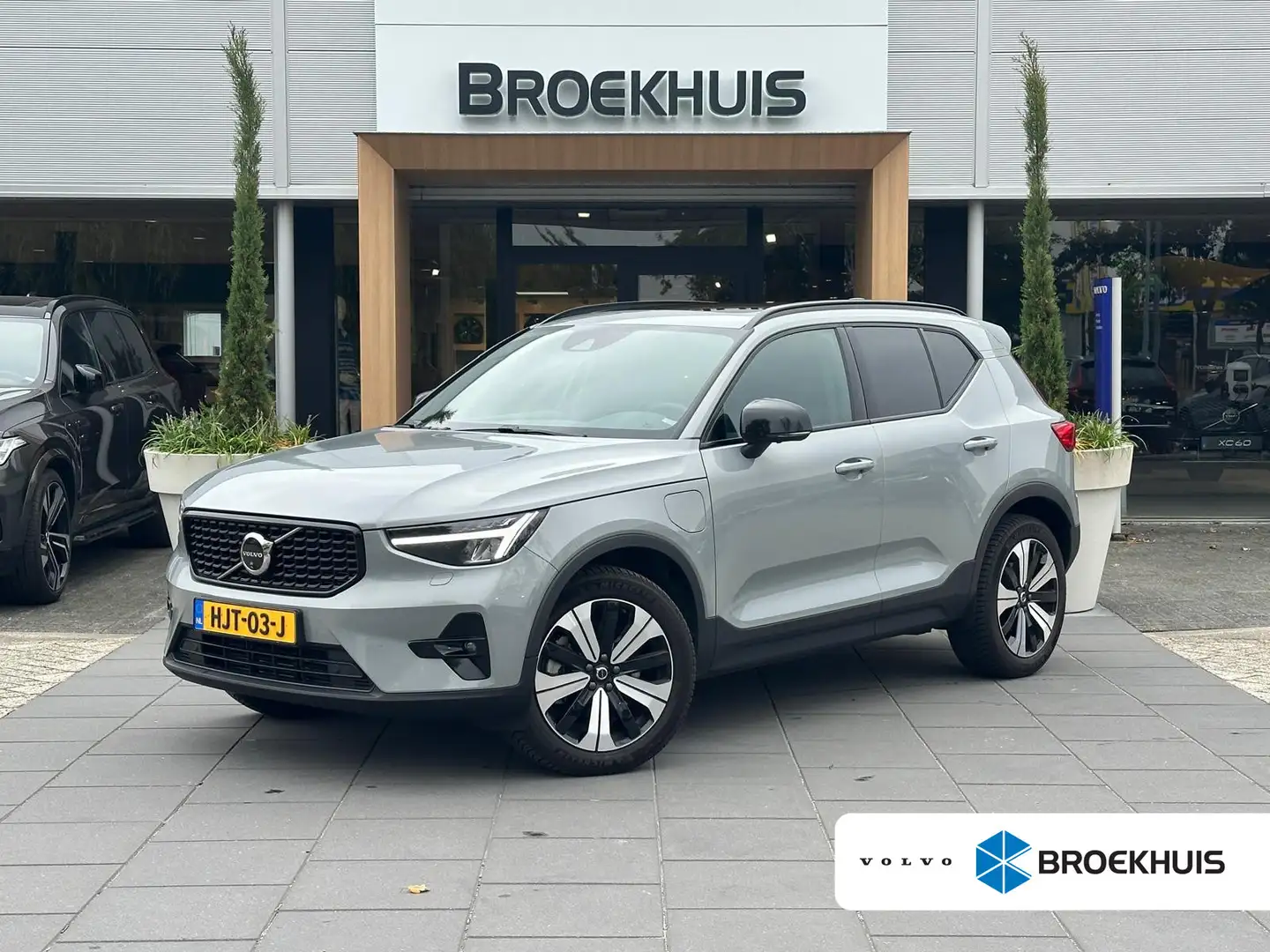Volvo XC40 1.5 T5 Recharge Inscription Grau - 1