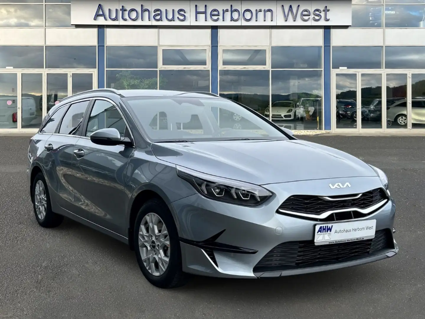 Kia Ceed SW / cee'd SW Sportswagon GOLD 1.5 T-GDI Automatik Navi Klimaaut Silber - 2