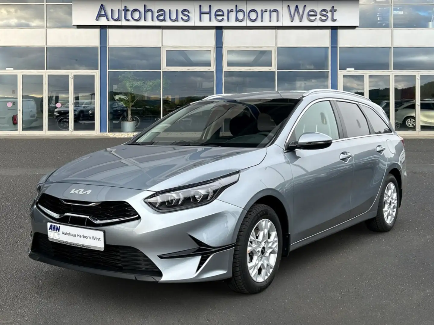 Kia Ceed SW / cee'd SW Sportswagon GOLD 1.5 T-GDI Automatik Navi Klimaaut Silber - 1