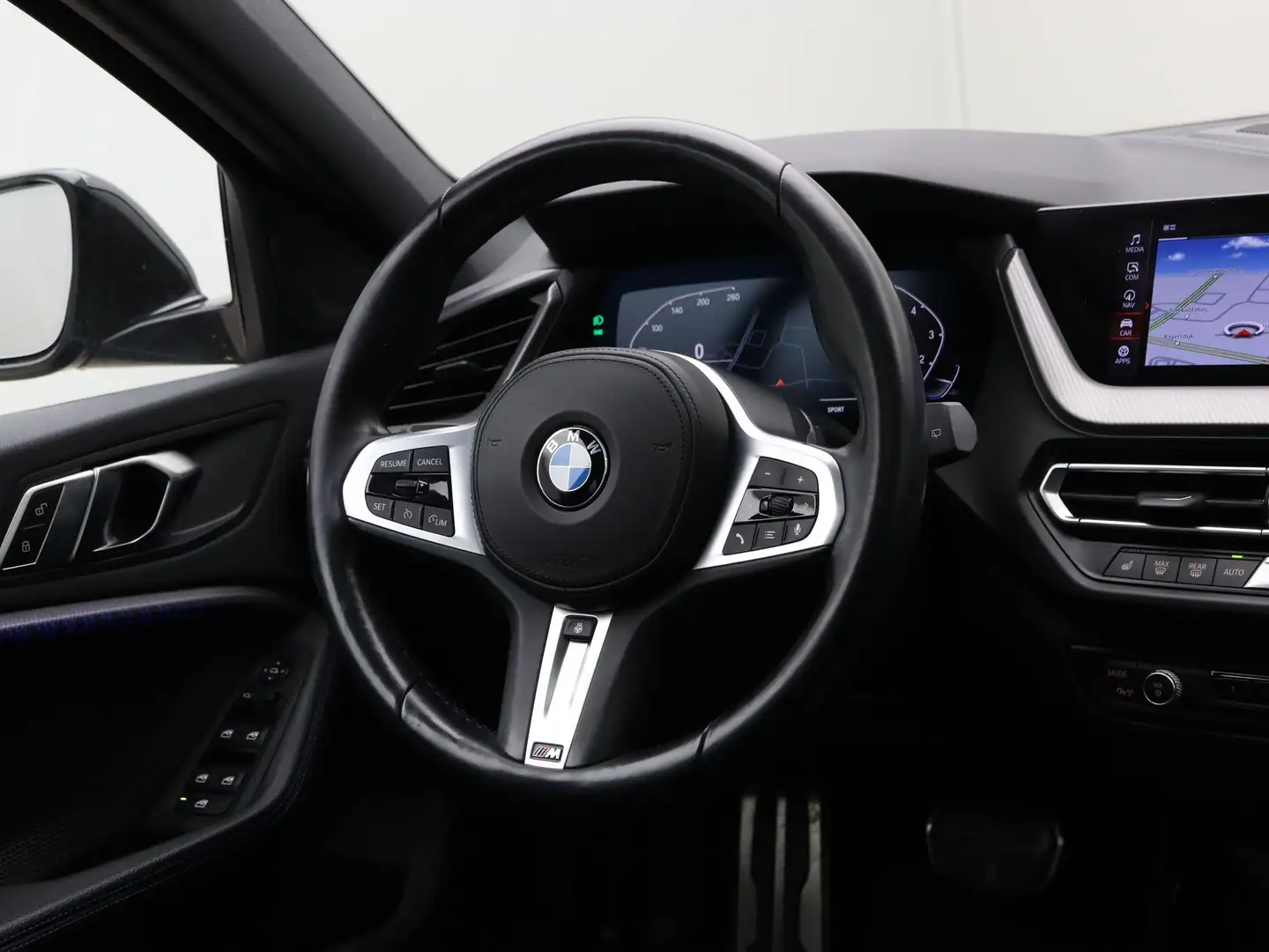 BMW 118 1 Serie 118i Executive - M Sport - Panorama Dak Grijs - 2
