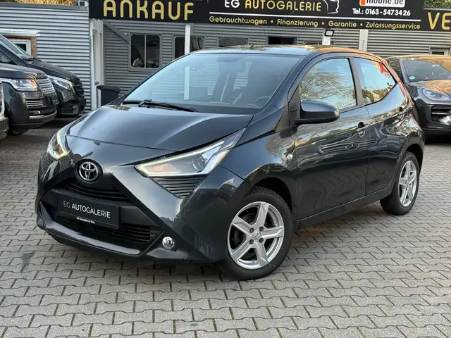 Toyota Aygo AYGO x-play club Automatik Carplay Klima