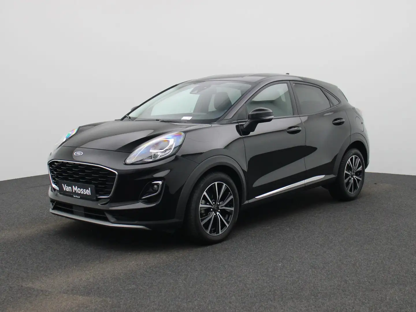 Ford Puma 1.0 EcoBoost Hybrid Titanium X | All-Seasonbanden Zwart - 1