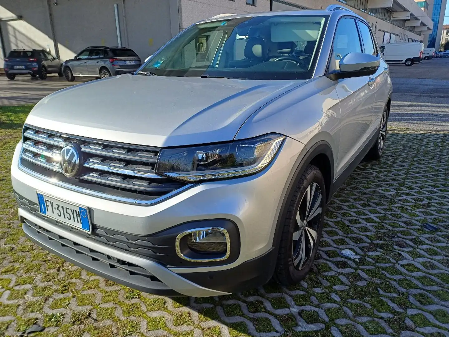 Volkswagen T-Cross 1.0 TSI 115 CV DSG Advanced BMT Argento - 2