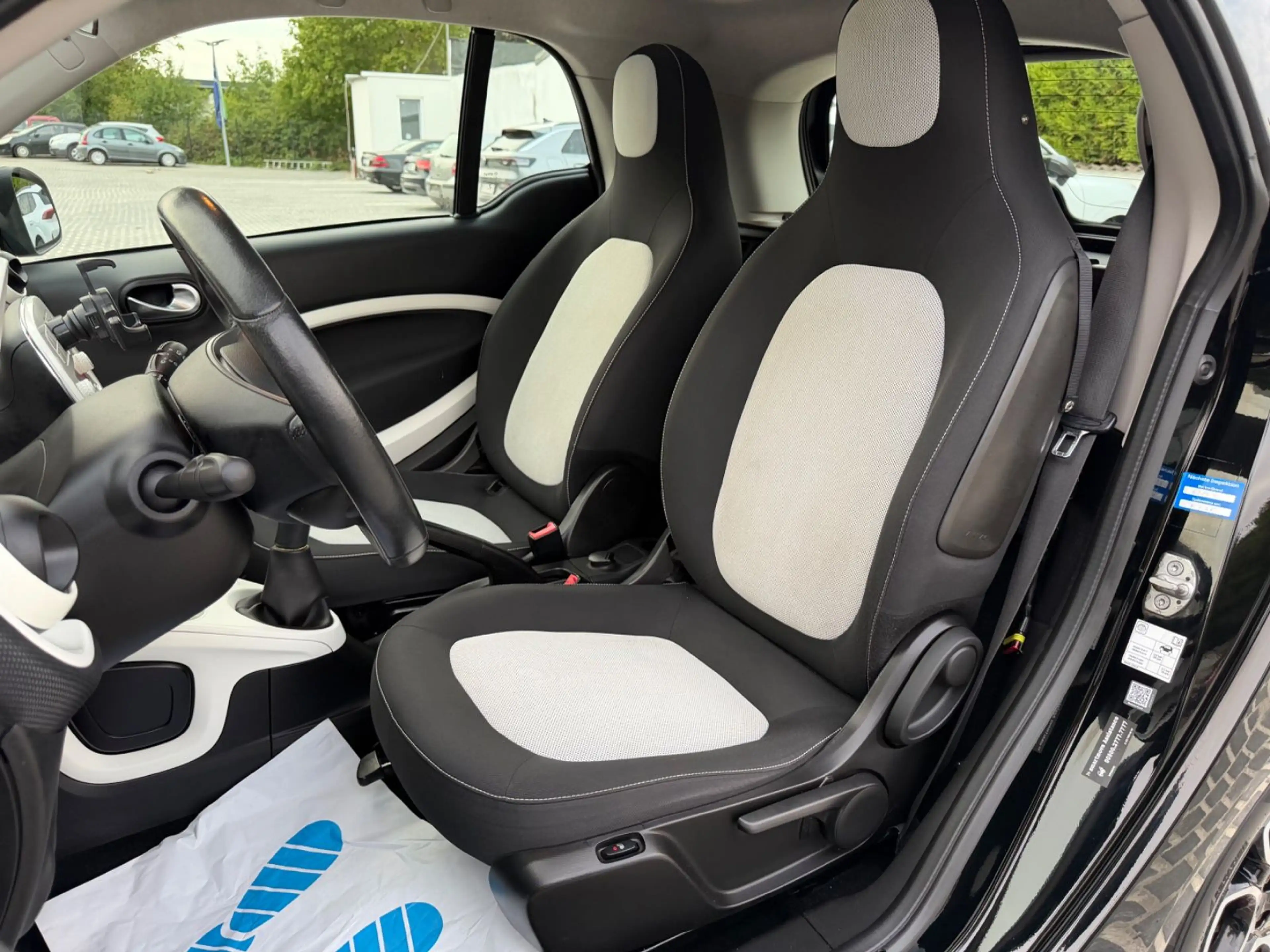 smart forTwo fortwo coupe Basis 52 kW*LED*SHZ*KLIMA — photo 12