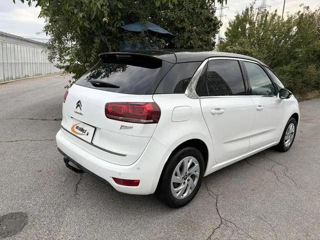 Citroen C4 Picasso view 3