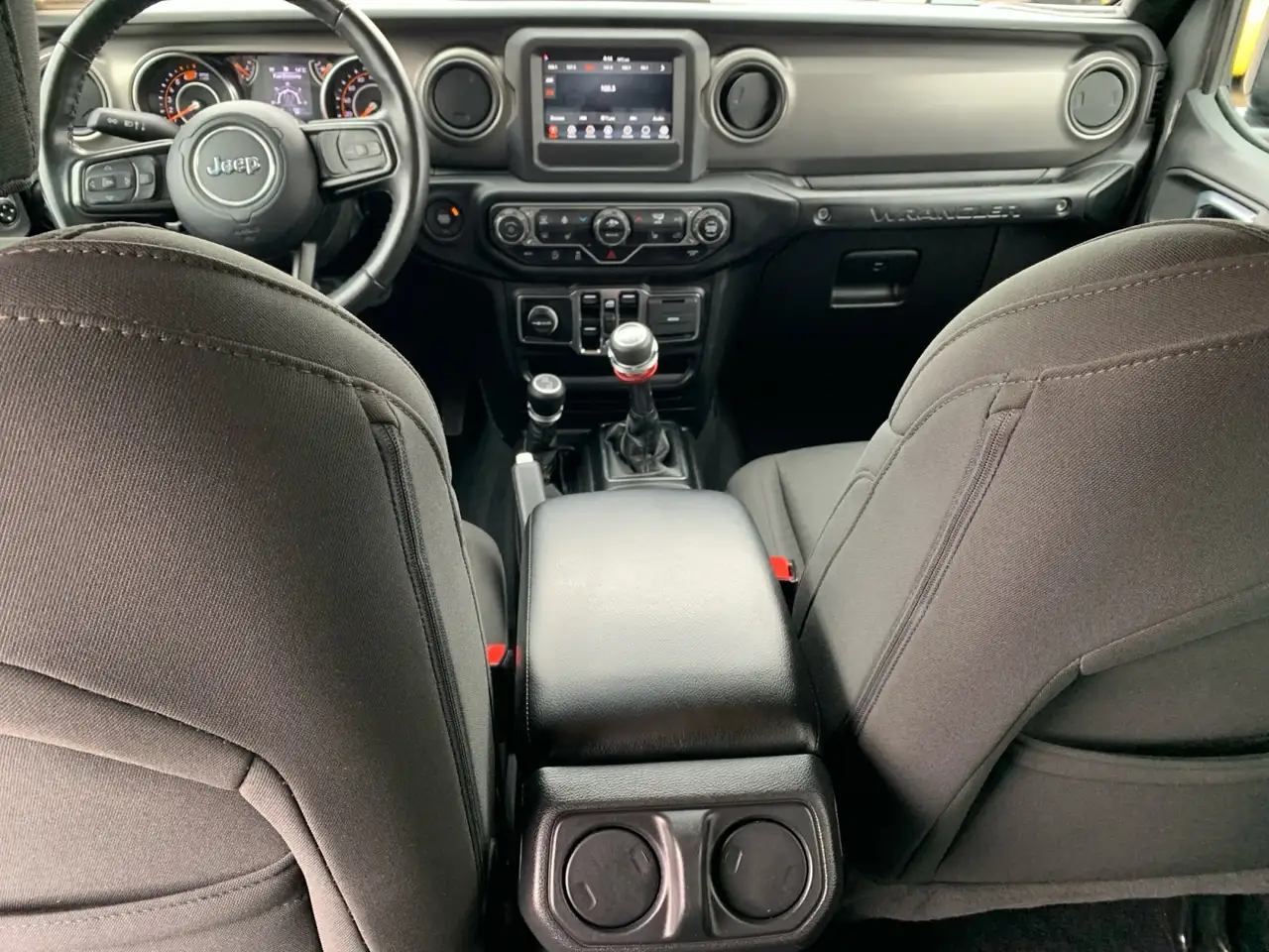 Jeep Wrangler снимка Jeep Wrangler