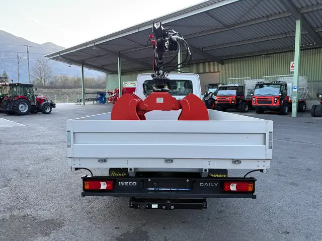 Iveco Daily 50C18H Pritsche m. Kran Ansicht 5