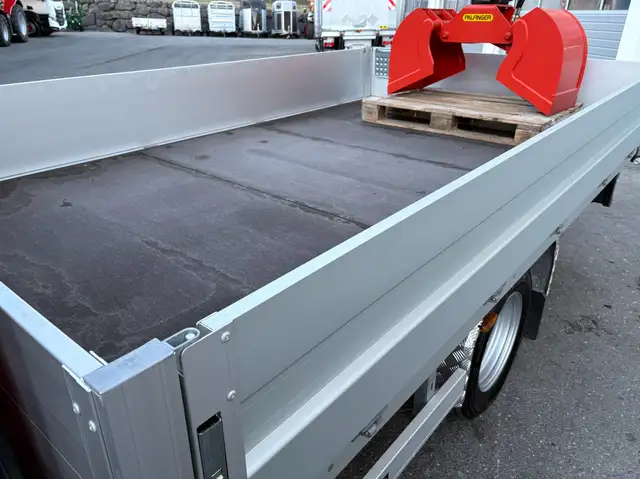 Iveco Daily 50C18H Pritsche m. Kran Ansicht 10