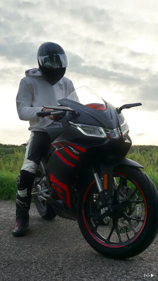 Aprilia RS4 125 GP-replica Negro - 2
