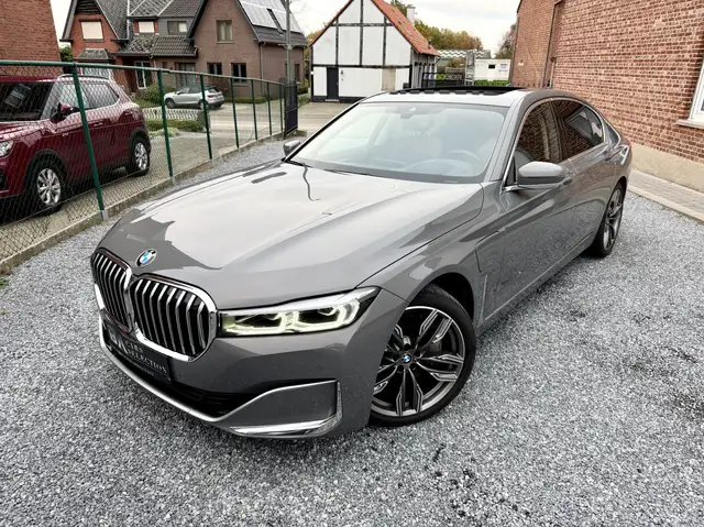BMW 745