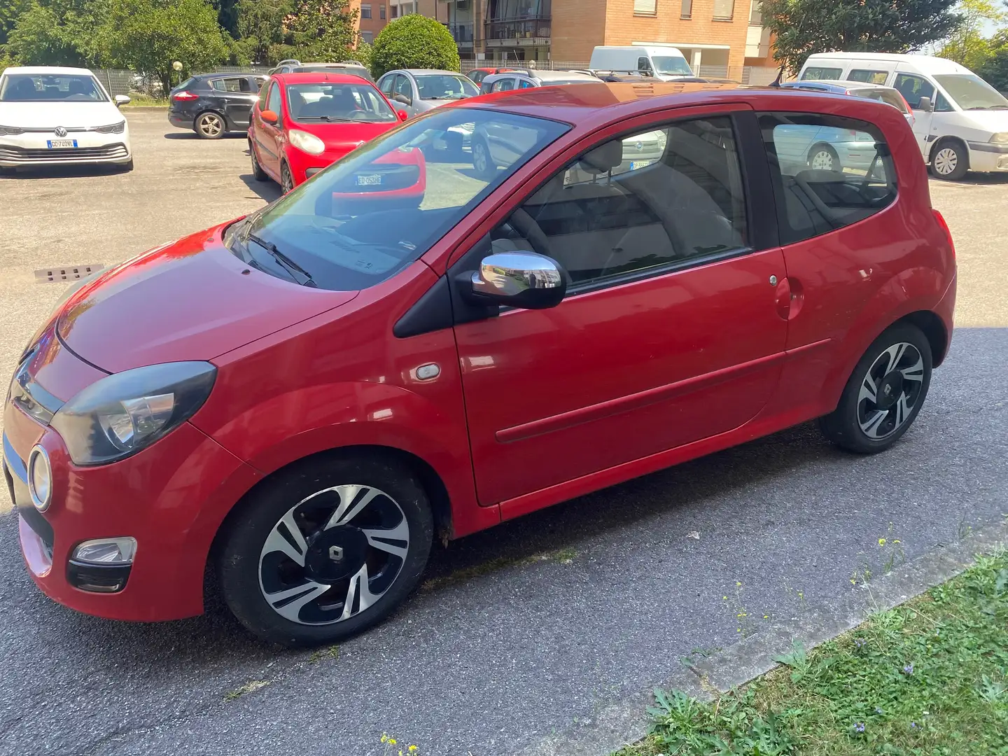 Renault Twingo Twingo 1.2 lev Miss Sixty 75cv Rojo - 1
