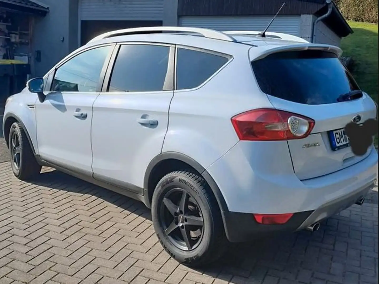 Ford Kuga Kuga 2.0 TDCi 2x4 Champions Edition Bílá - 2