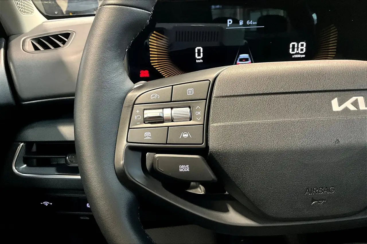 Kia K4 снимка Kia K4