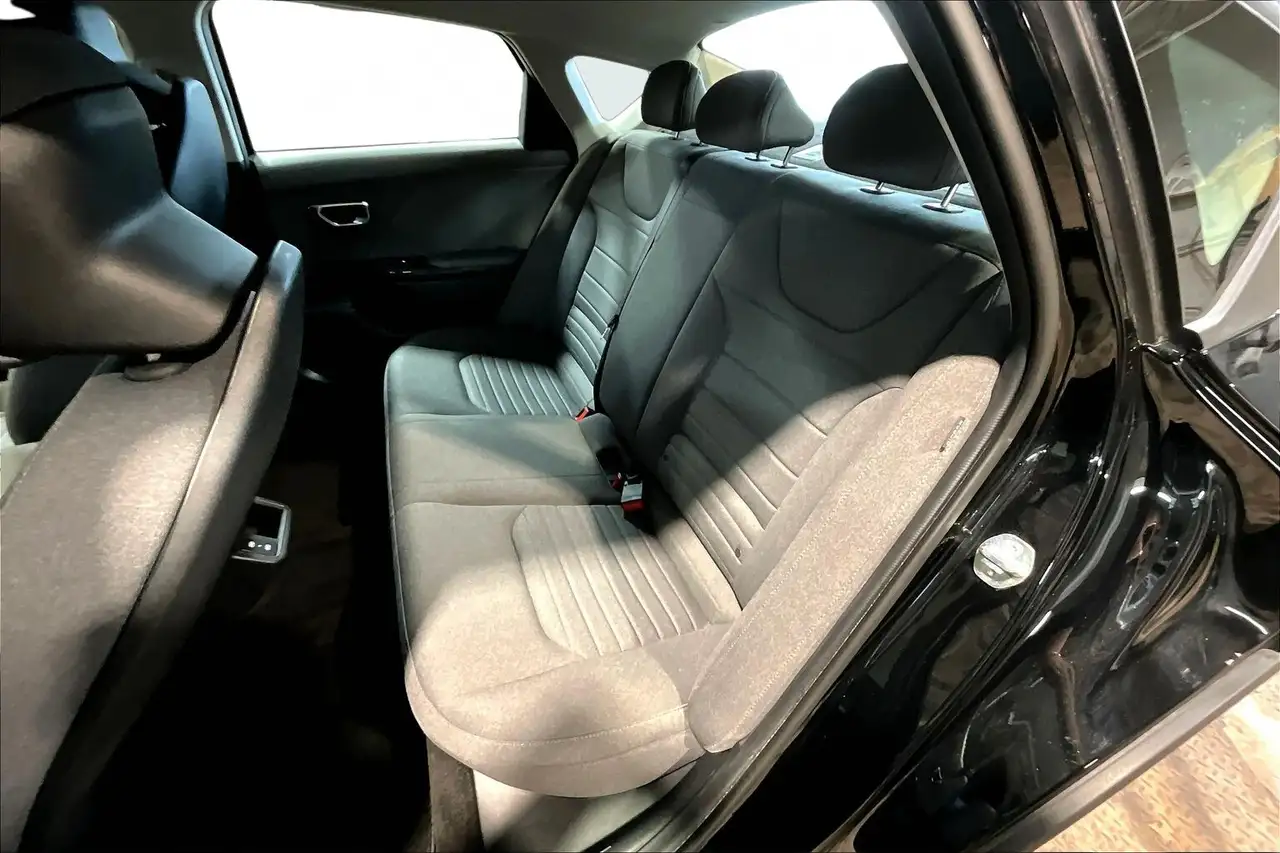 Kia K4 снимка Kia K4