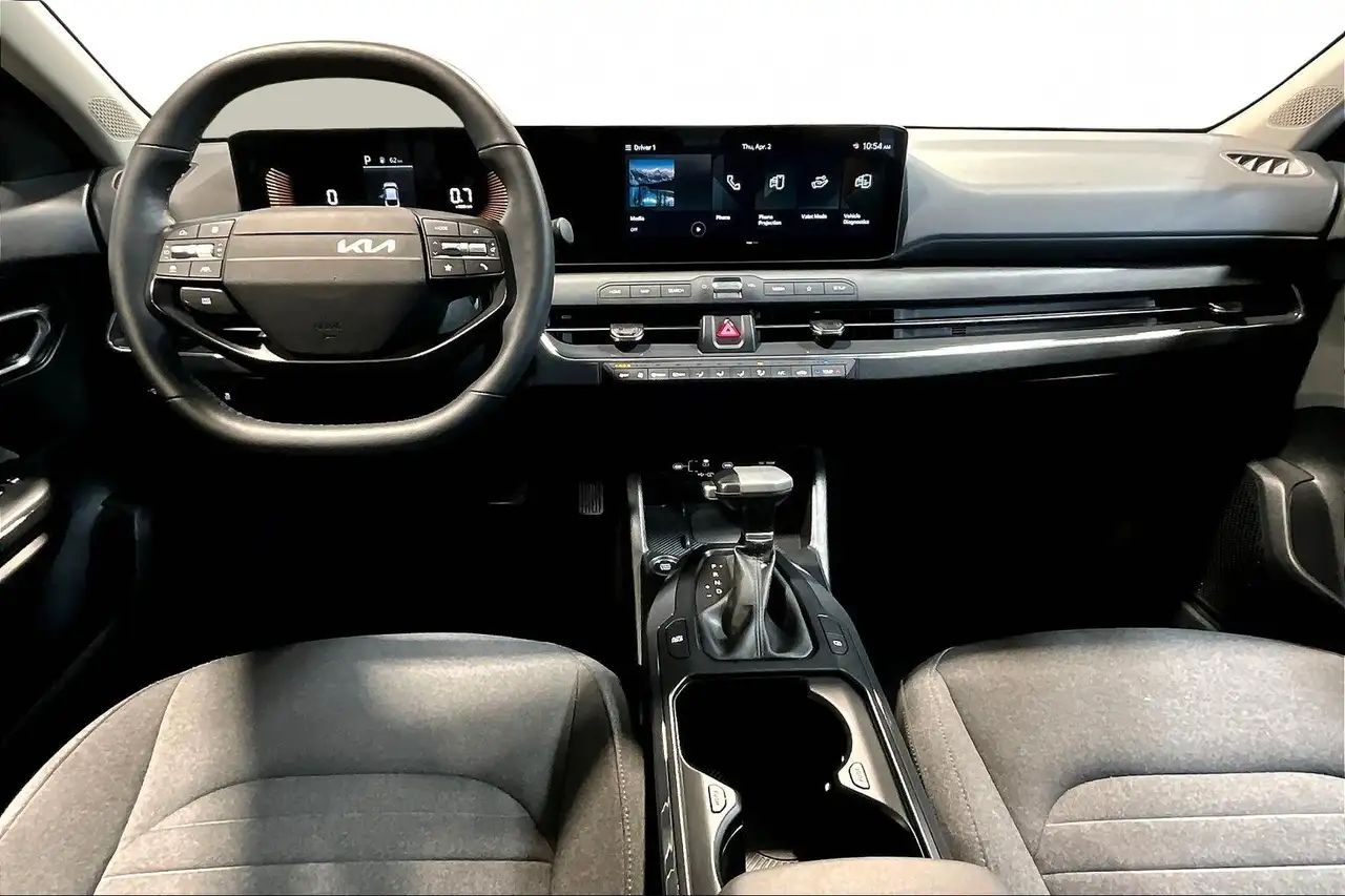 Kia K4 снимка Kia K4