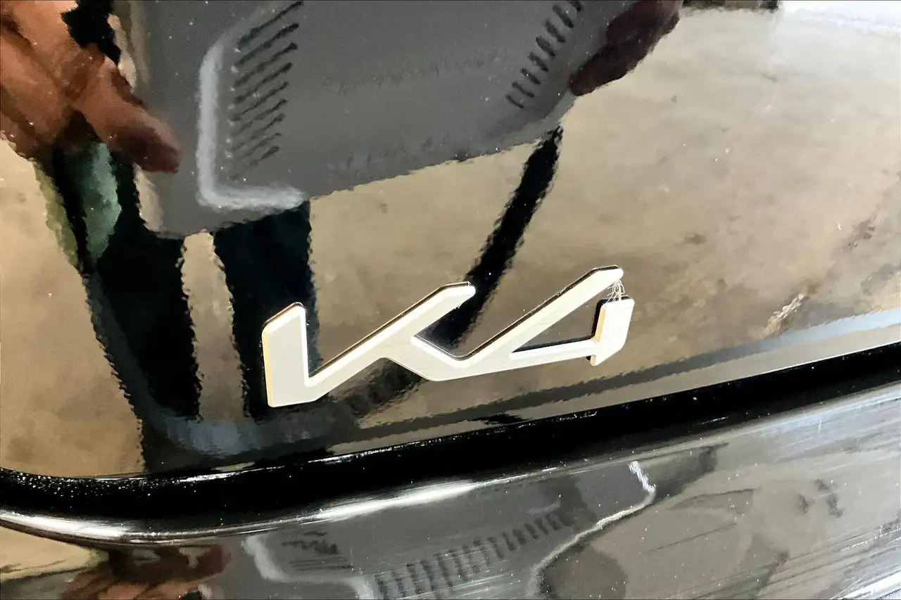 Kia K4 снимка Kia K4