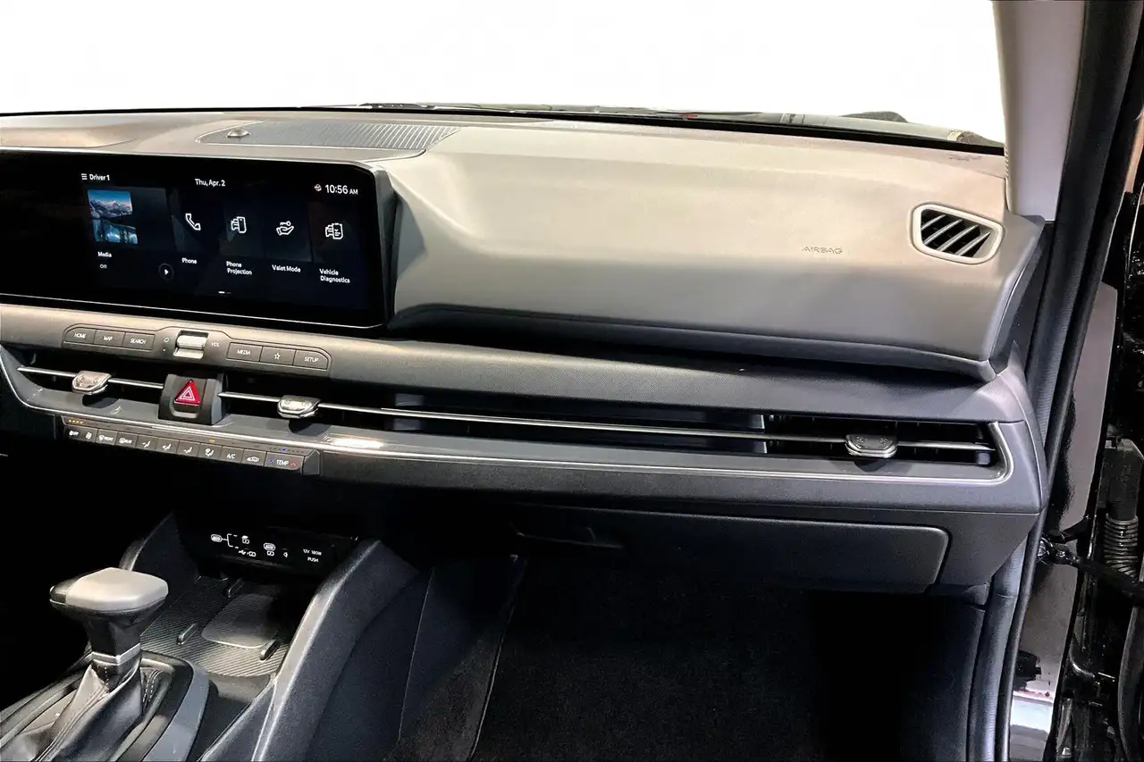 Kia K4 снимка Kia K4
