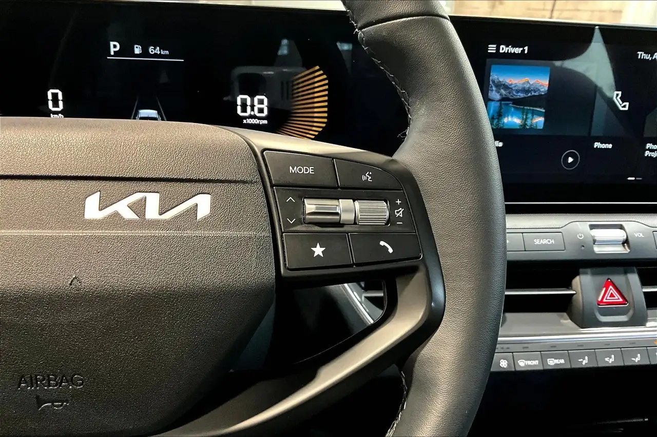 Kia K4 снимка Kia K4