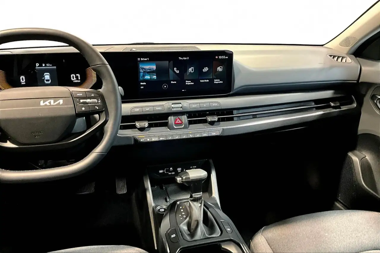 Kia K4 снимка Kia K4