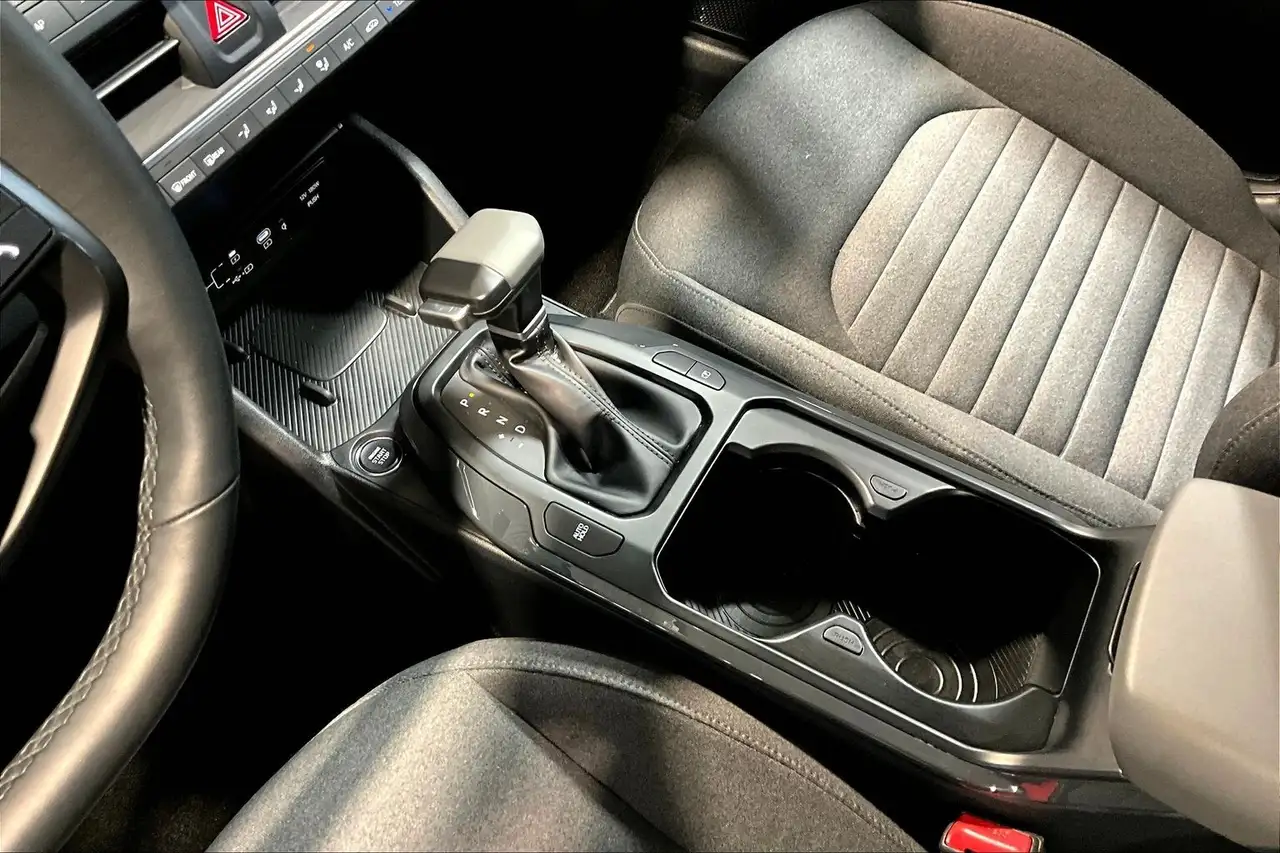 Kia K4 снимка Kia K4