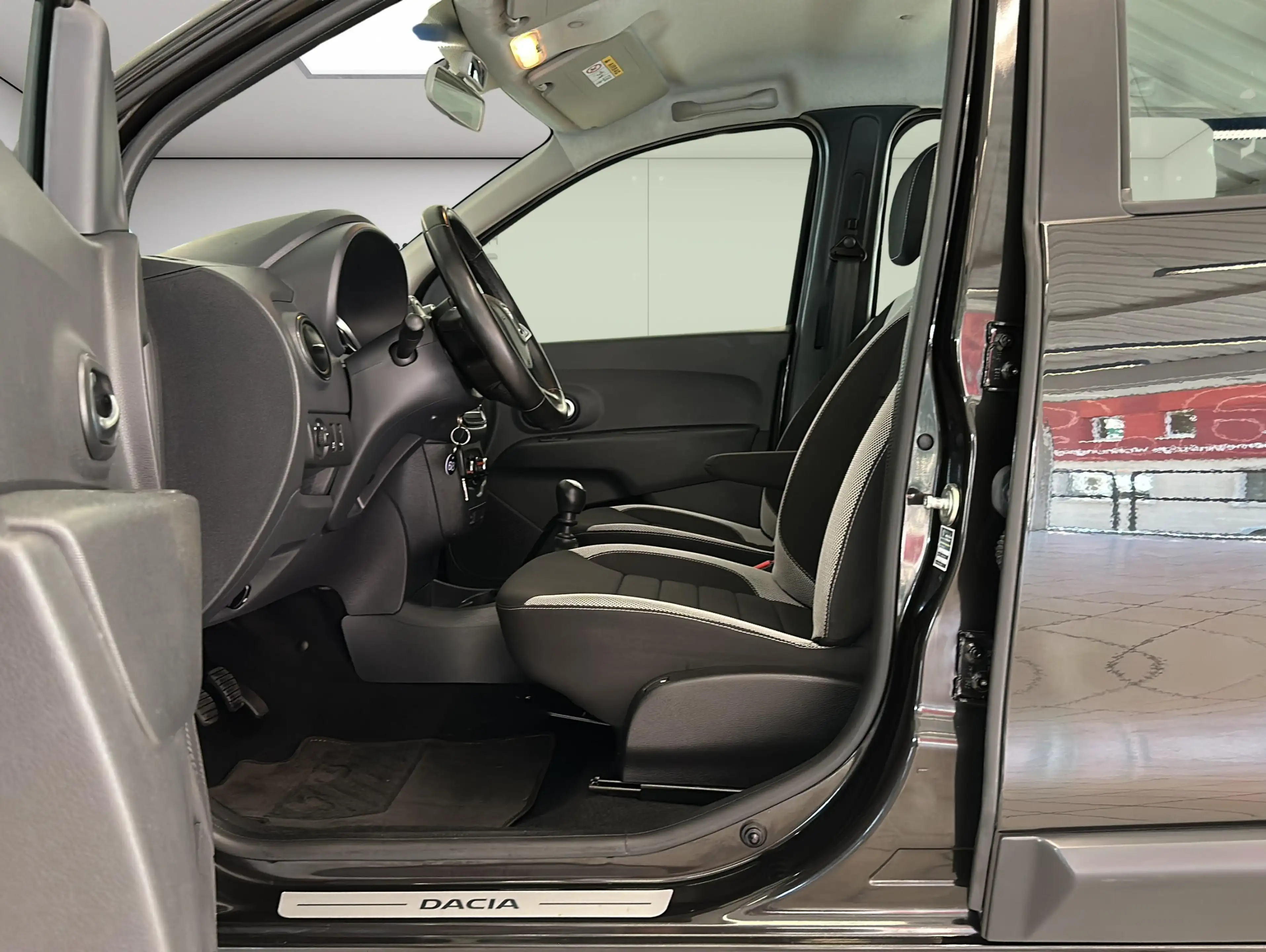 Dacia Lodgy 1.5 BLUE dCi Stepway|SHZ|Navi| — photo 11