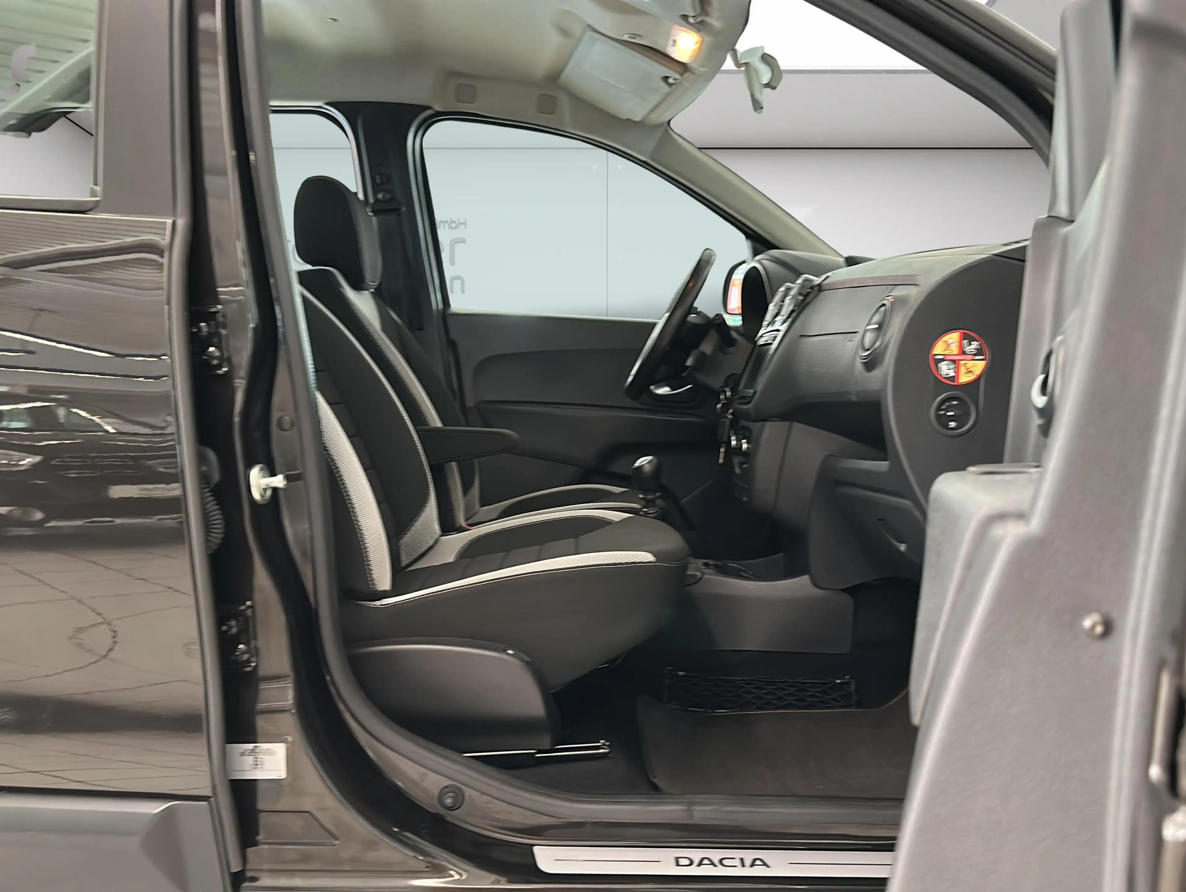 Dacia Lodgy 1.5 BLUE dCi Stepway|SHZ|Navi| — photo 12