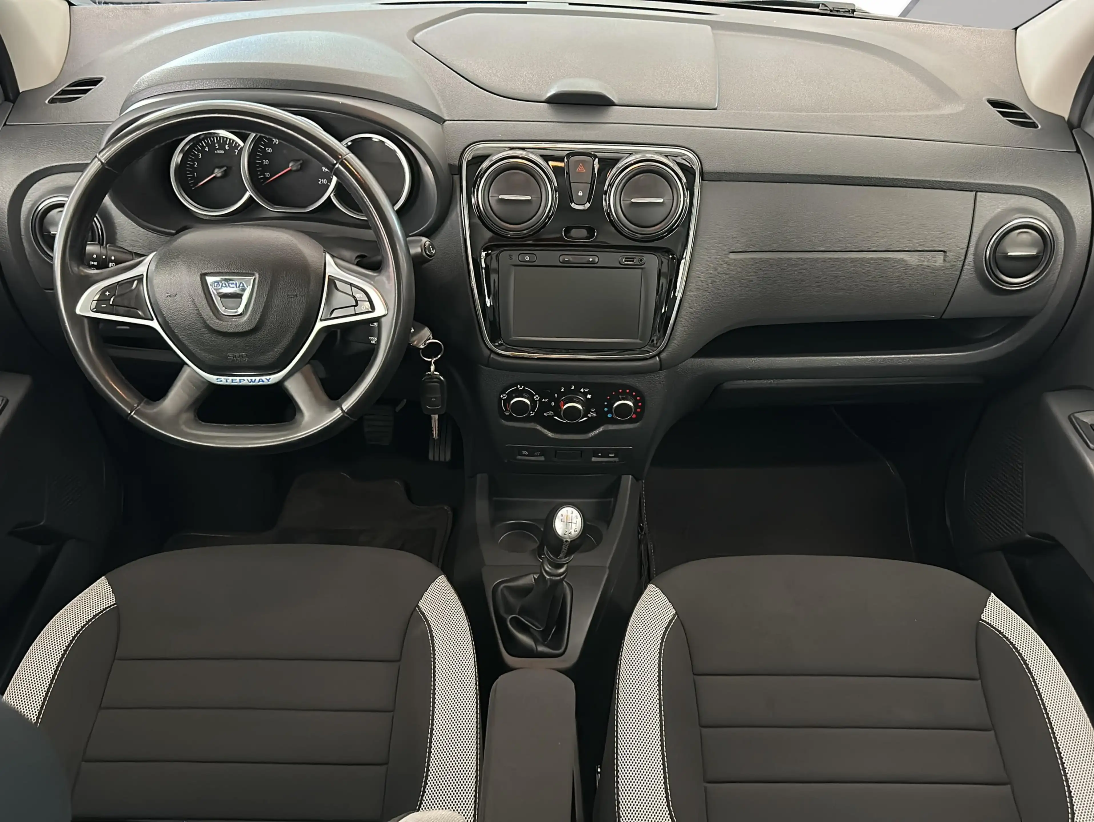 Dacia Lodgy 1.5 BLUE dCi Stepway|SHZ|Navi| — photo 9