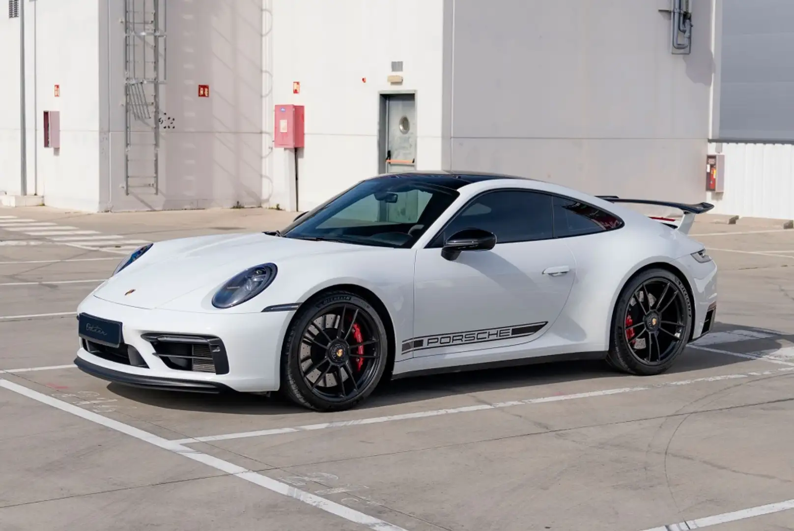 Porsche 992 Carrera GTS Coupé PDK Blanc - 1