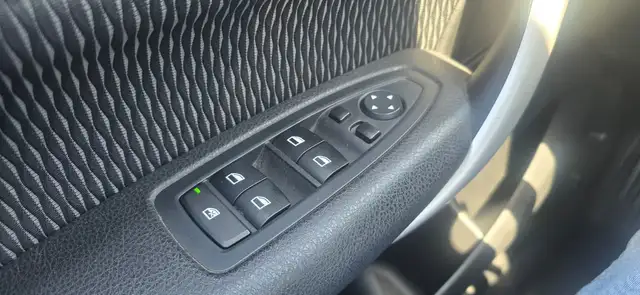 BMW 1 Series view 13
