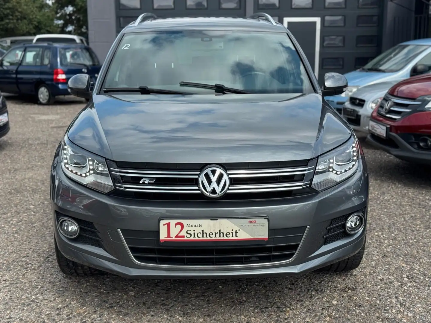 Volkswagen Tiguan Sport & Style BMT R-Line Gris - 1