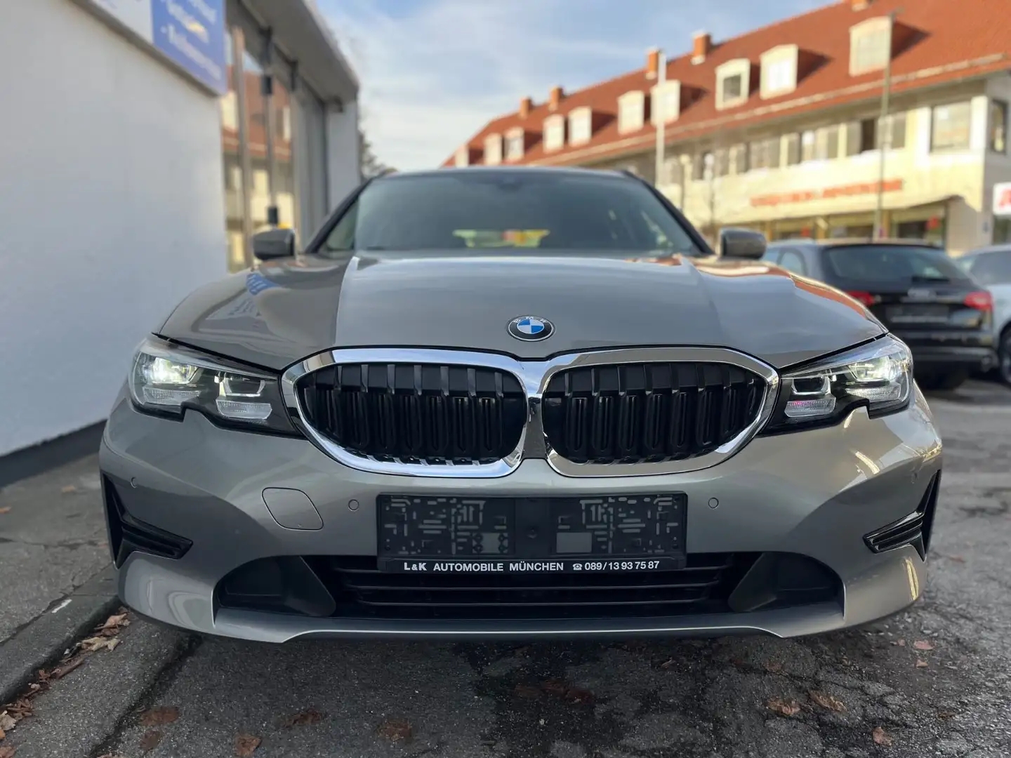 BMW 320 e xDrive  Aut. Navi+LED+Spurverlass+CockpitProf Grau - 2