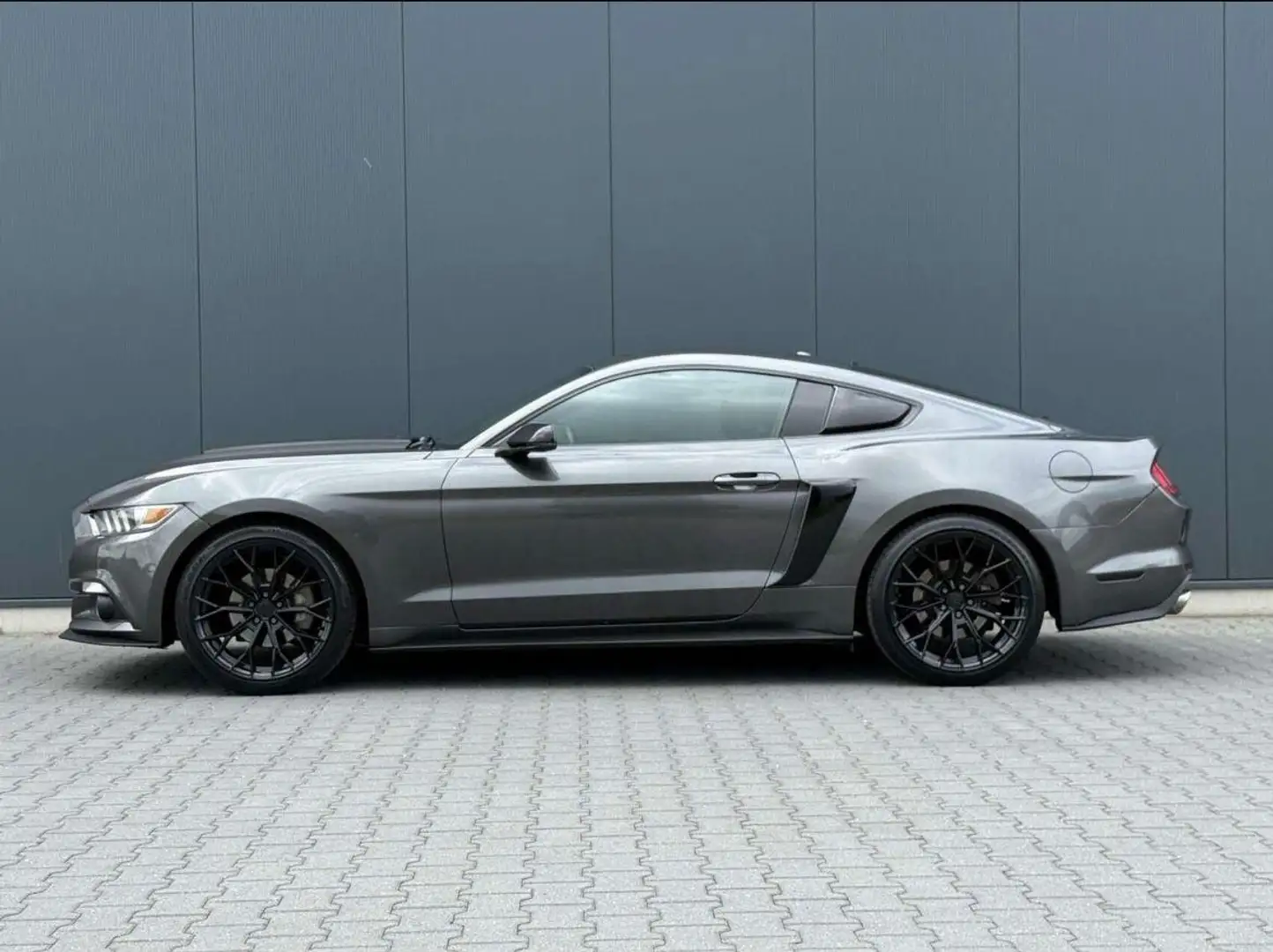 Ford Mustang Fastback GT-ROUSH UITVOERING 2.3 EcoBoost 350-PK S Grijs - 2