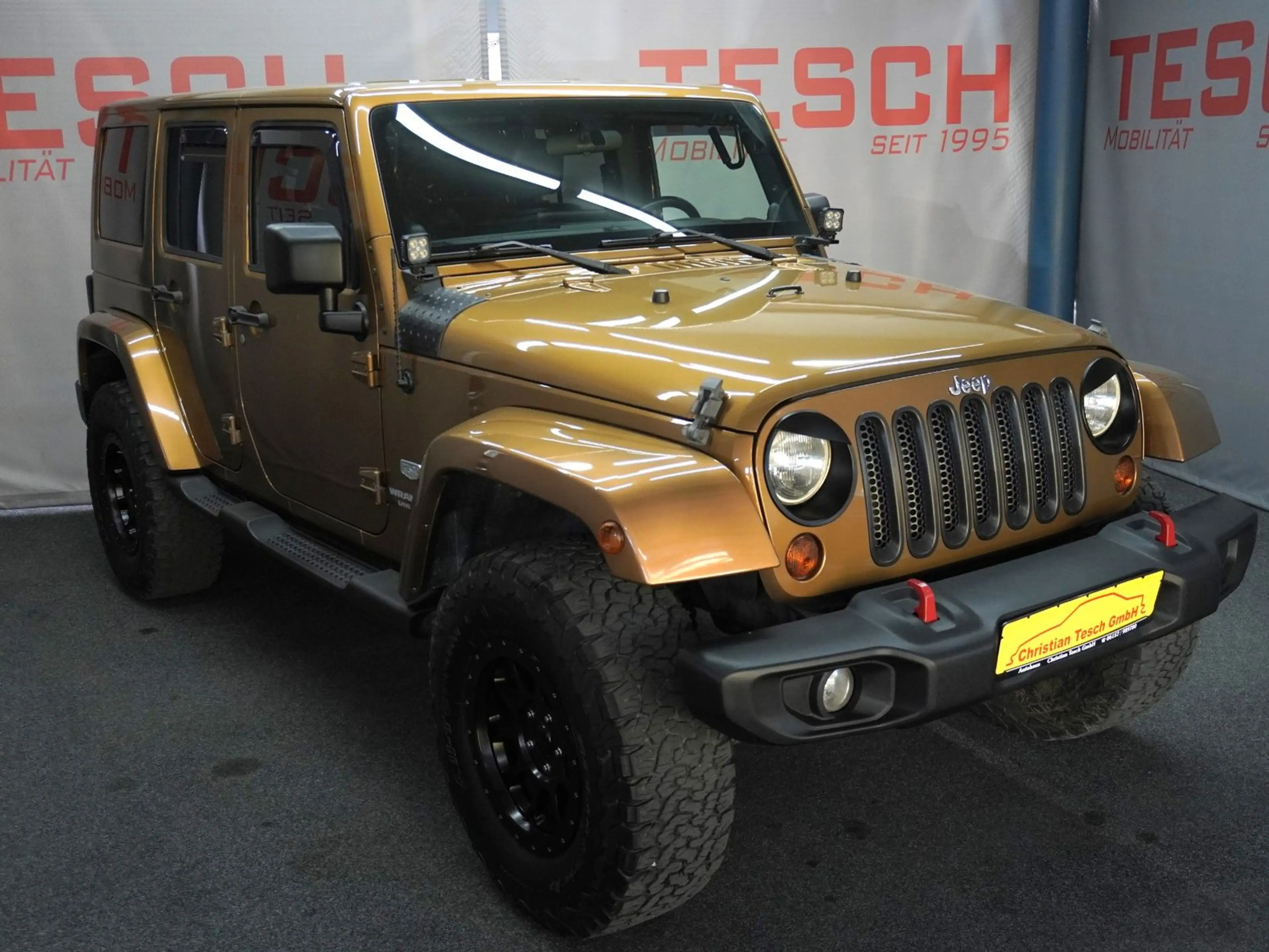 Jeep Wrangler 2.8 CRD 70th Edit| Unlimited Sahara | — photo 4